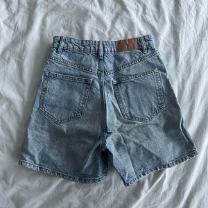 ZARA | Women’s 90s Jean Shorts Light Wash